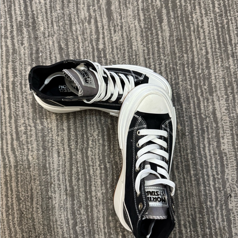 Black High-Top Women's Sneakers - Picture 4 of 4